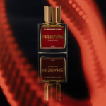 ⁦عطر هاندريد سايلنت وايز من نيشاني - اكستريت دي برفيوم⁩ - الصورة ⁦3⁩